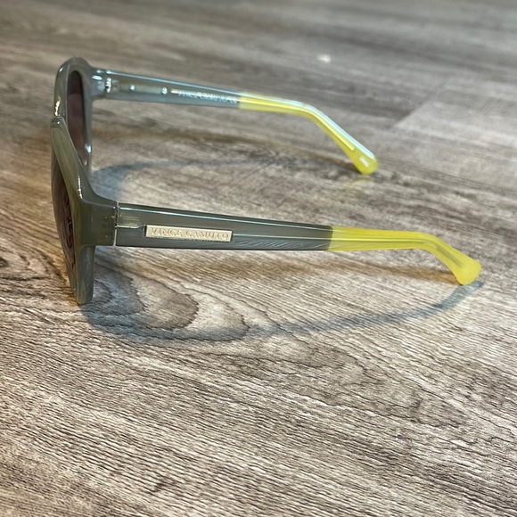 Vince Camuto Green Sunglasses NEW - Picture 3 of 4